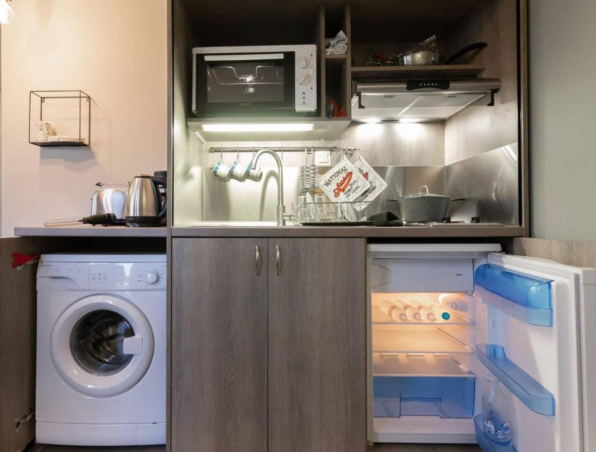Tiny Central Penthouse, Big Terrace 칼라마타 외부 사진