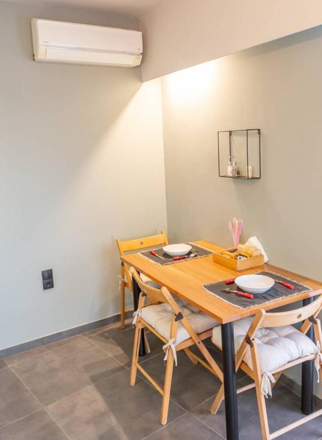 Tiny Central Penthouse, Big Terrace 칼라마타 외부 사진