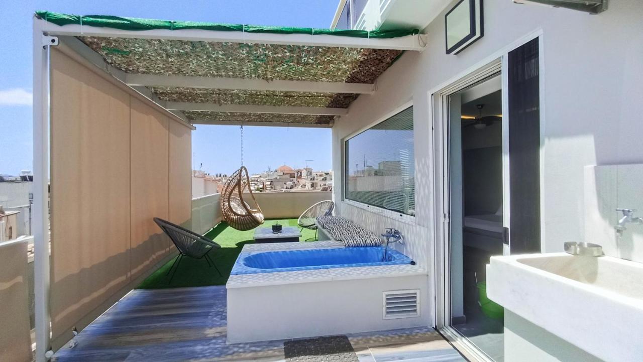 Tiny Central Penthouse, Big Terrace 칼라마타 외부 사진
