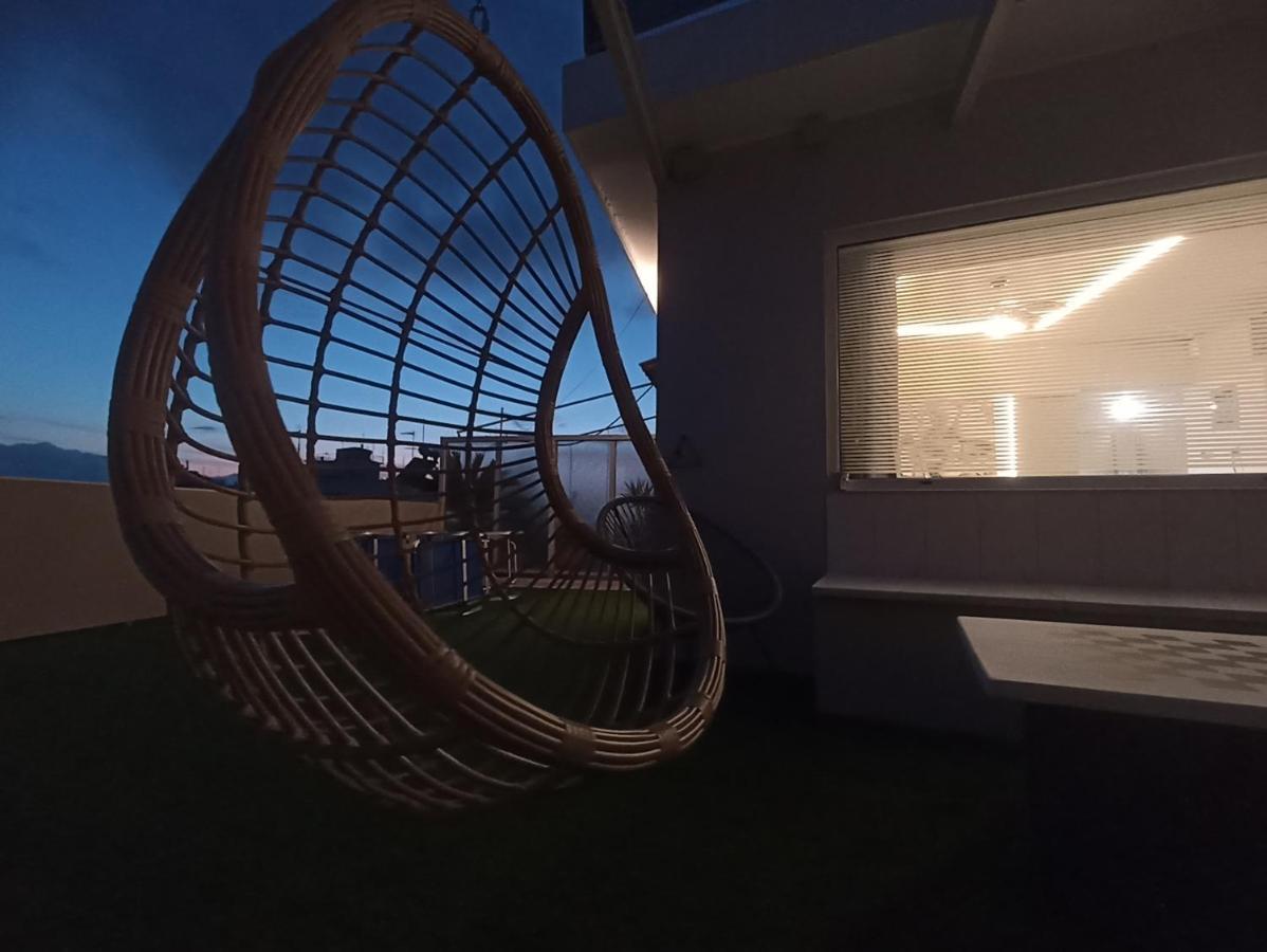 Tiny Central Penthouse, Big Terrace 칼라마타 외부 사진